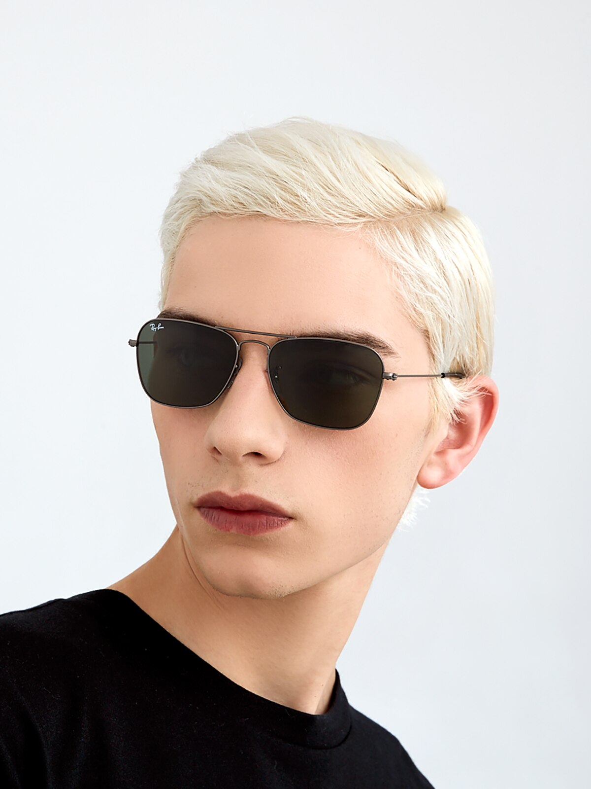 Ray-Ban RB3136 Caravan Sunglasses - Square Metal Frame